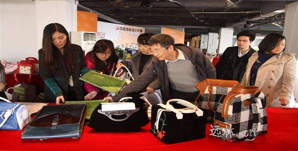 中国五大箱包皮具批发市场详细地址及进货指南